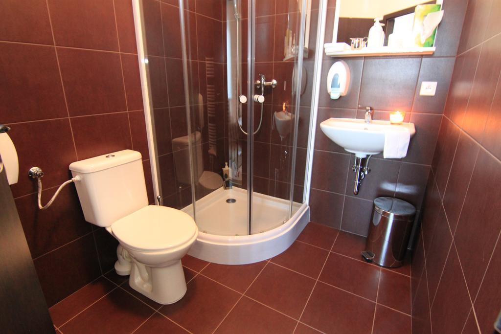 Jbi Wellness Hotel Kolín Room photo