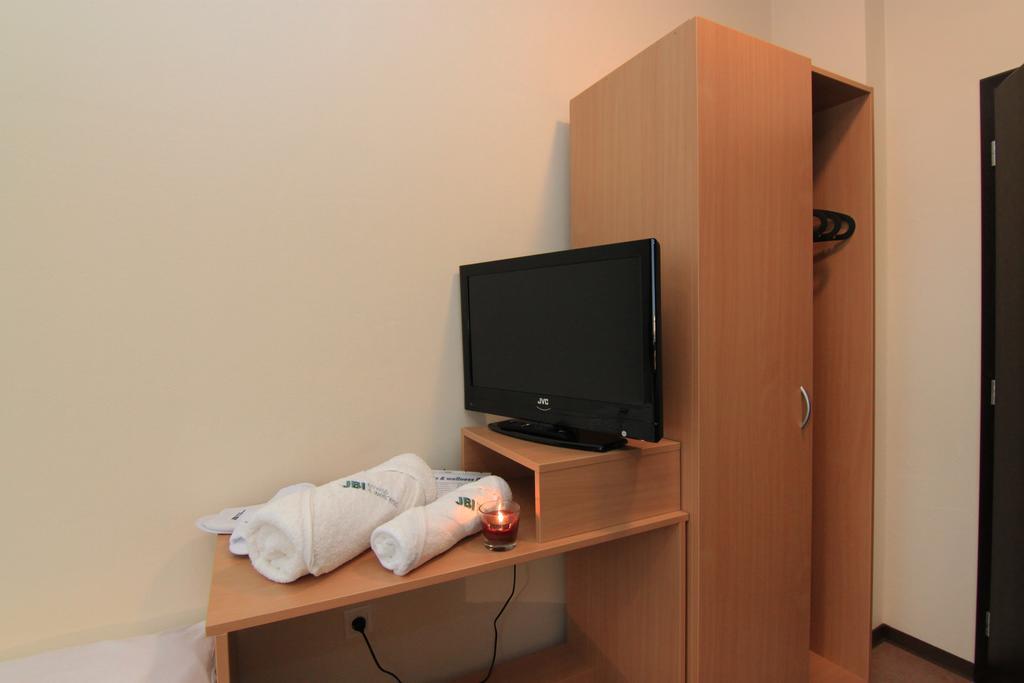 Jbi Wellness Hotel Kolín Room photo