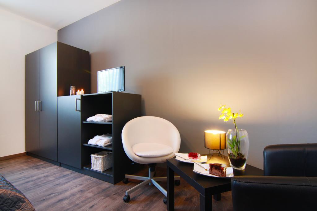 Jbi Wellness Hotel Kolín Room photo