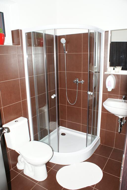 Jbi Wellness Hotel Kolín Room photo